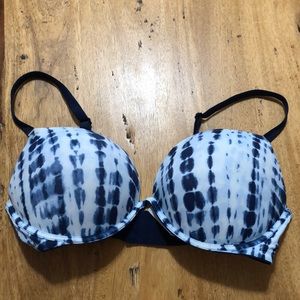 Pink Victoria’s Secret bra. Size 36DD